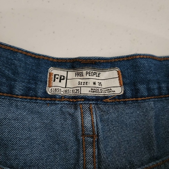 Free People Loving Good Vibrations Shorts Raw Hem Size 25 - Picture 2 of 6